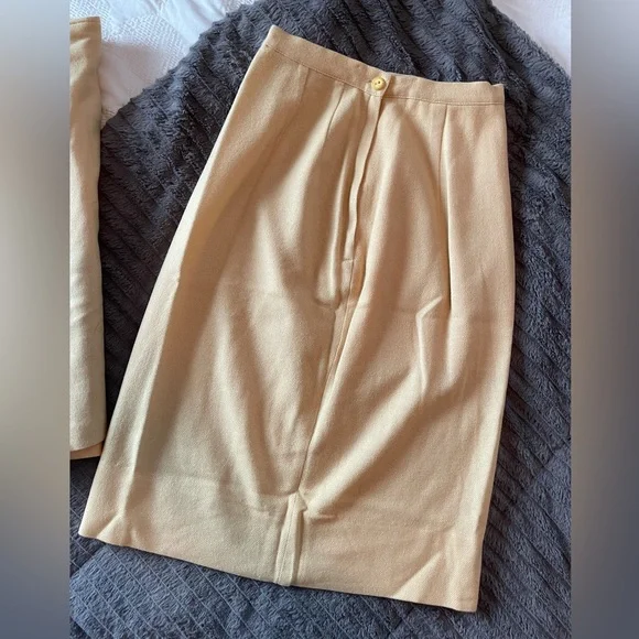 Elegant Tan Midi Skirt